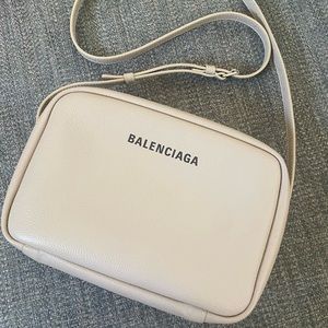 Balenciaga 2022 Everyday Medium Camera Bag